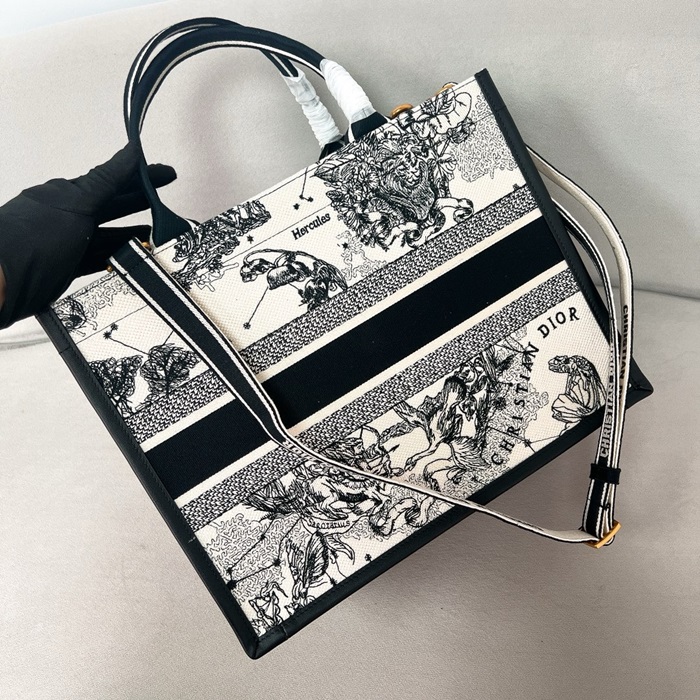Dior 디올 여성 크리스찬 북토트