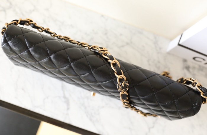 Chanel 샤넬 여성 24A 맥시 핸드백