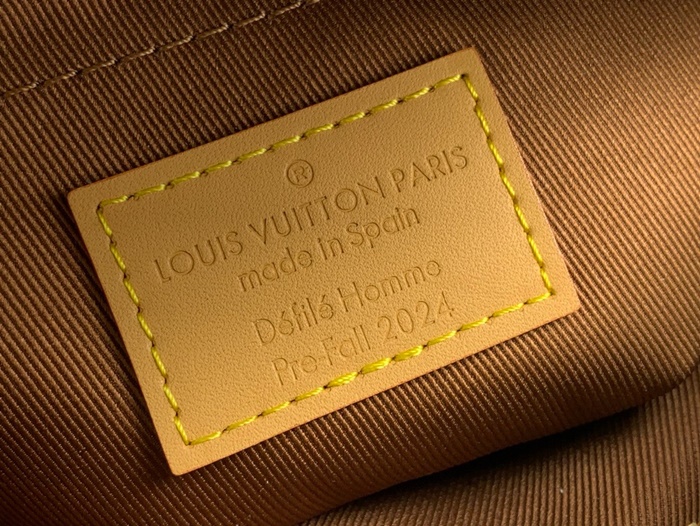 LOUIS VUITTON 루이비통 남성 체스 메신저 베르