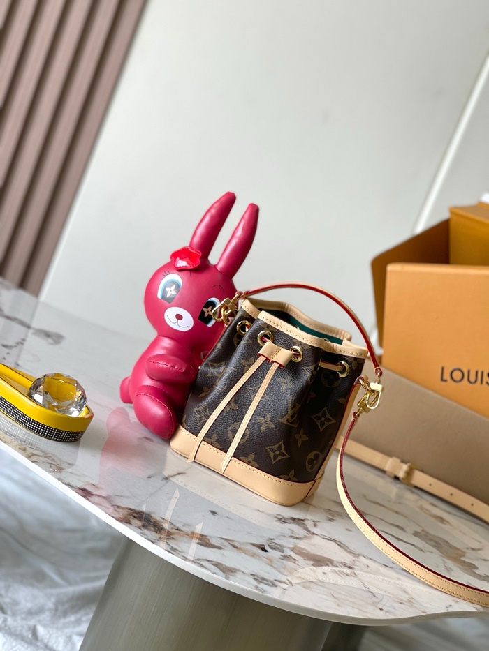 LOUIS VUITTON 루이비통 여성 미라클 모노그램 나노 노에