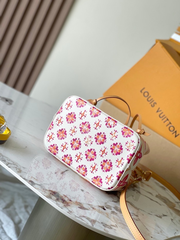 LOUIS VUITTON  루이비통 여성 네오노에 BB