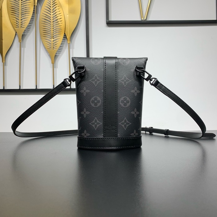 LOUIS VUITTON 루이비통 남성 엔벨로프 파우치