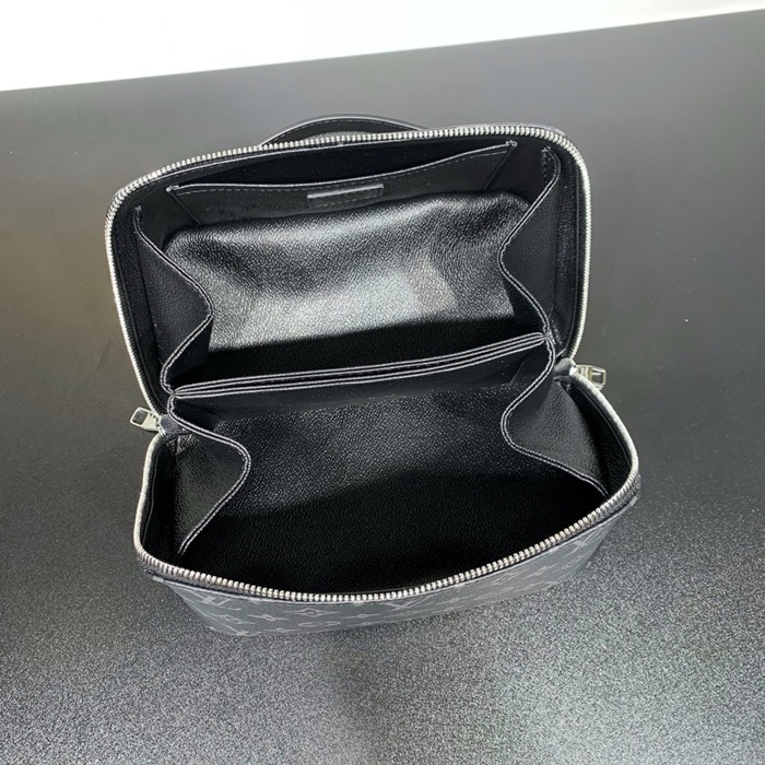 LOUIS VUITTON 루이비통 남성 토일레트리 이클립스