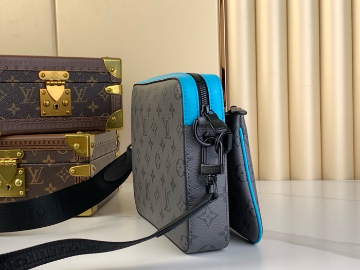 LOUIS VUITTON 루이비통 남성 트리오 메신저 백