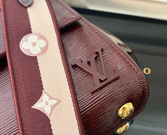 LOUIS VUITTON  루이비통 여성 클루니 미니 에삐