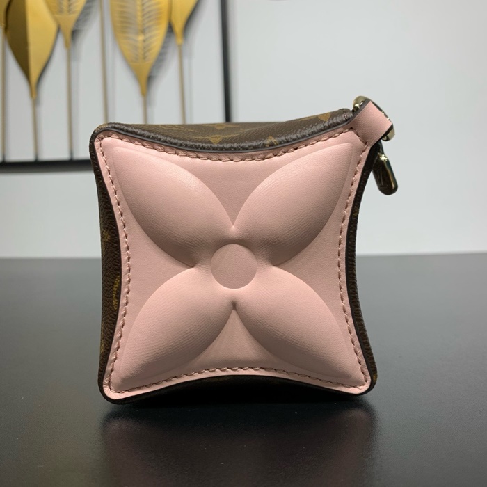  LOUIS VUITTON 루이비통 모노그램 블룸 파우치