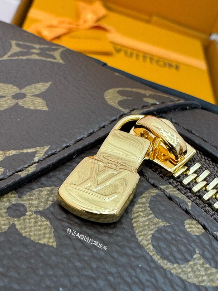 Louis vuitton 루이비통 여성 베니티 체인 파우치