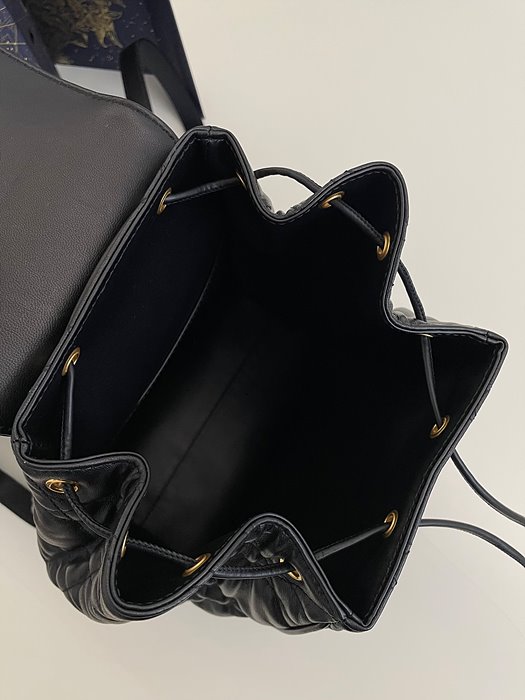  DIOR 디올 카로 백팩 미디움