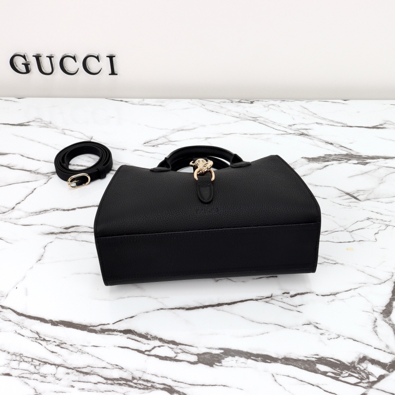 GUCCI 구찌 후크 클로저를 더한 스몰 토트백