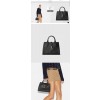 GUCCI 구찌 후크 클로저를 더한 스몰 토트백