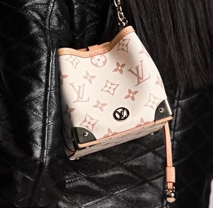 Louis vuitton  루이비통 여성 노에 퍼스 LV 참