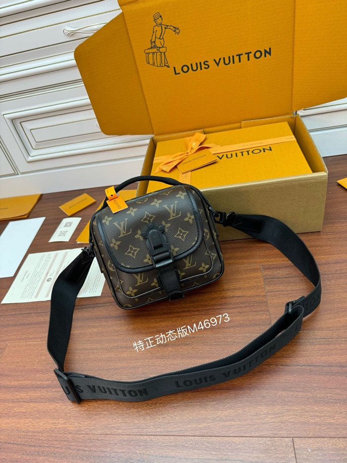 LOUIS VUITTON 루이비통 남성 퀘스트 메신저 백