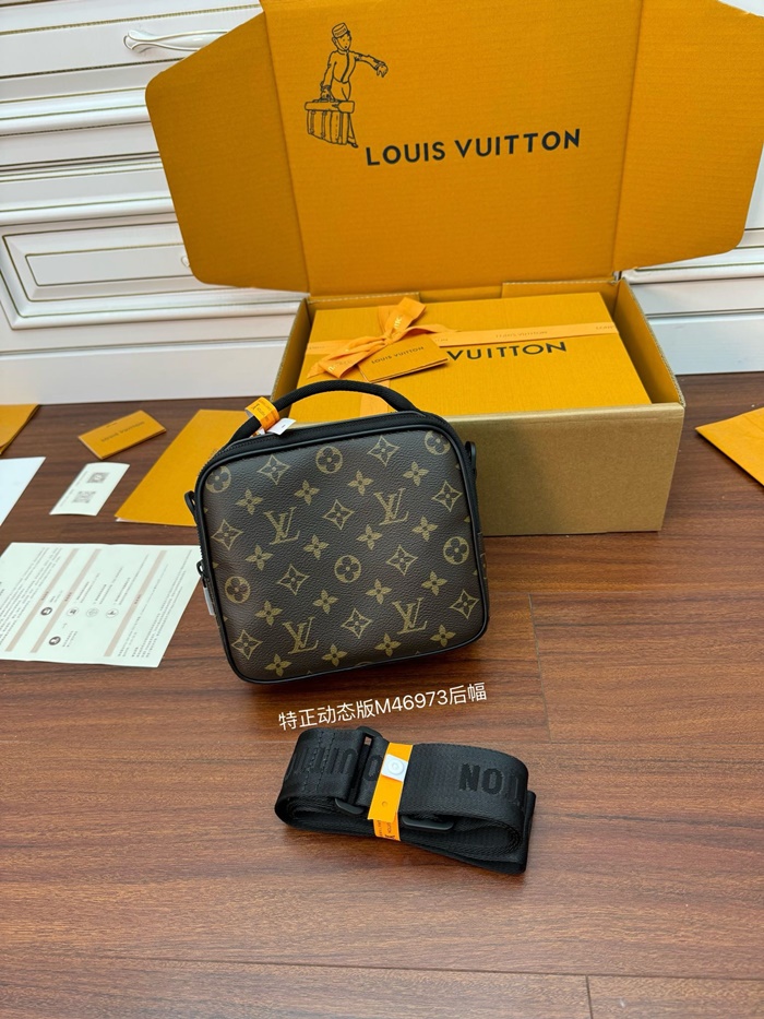 LOUIS VUITTON 루이비통 남성 퀘스트 메신저 백