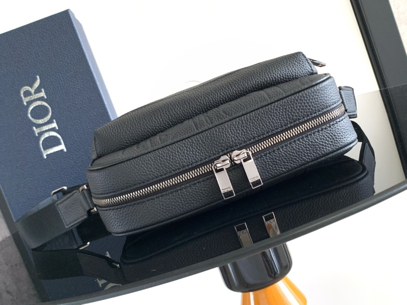 DIOR 디올 그래비티 레더 라이더 2.0 지퍼 메신저백