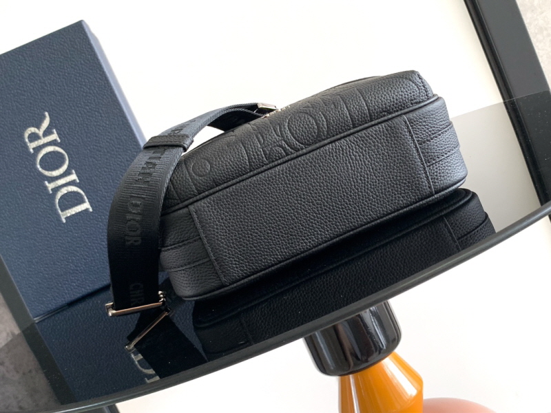 DIOR 디올 그래비티 레더 라이더 2.0 지퍼 메신저백
