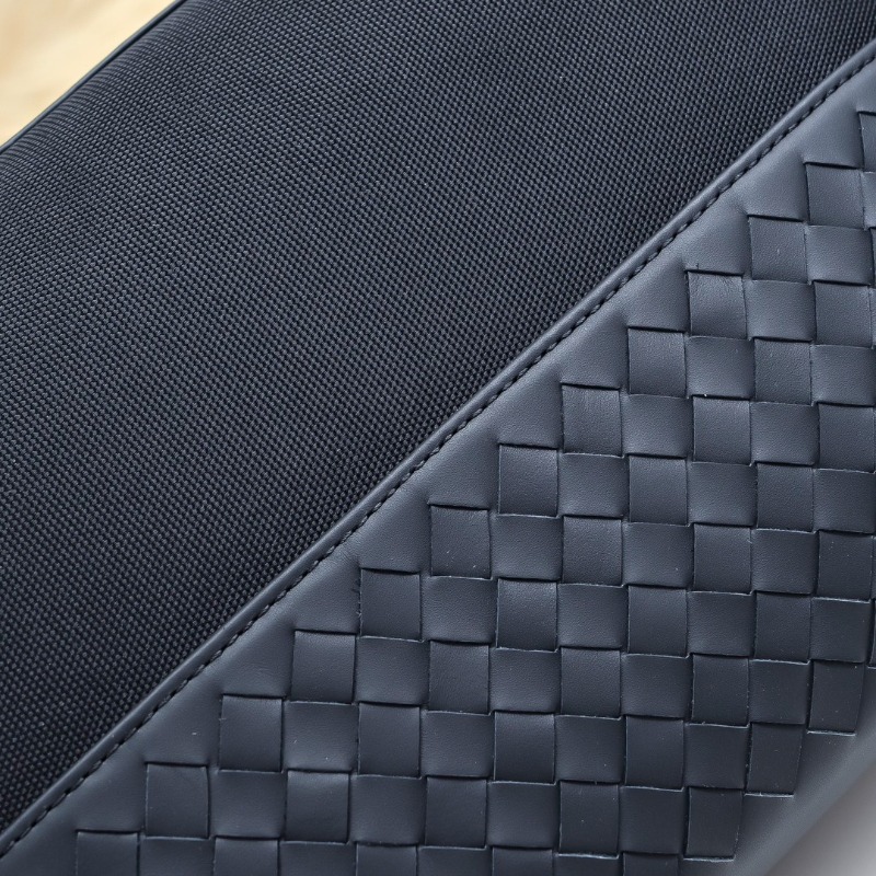 BOTTEGA VENETA  보테가베네타 인트레치아토 크로스백