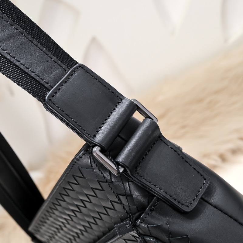 BOTTEGA VENETA 보테가베네타 인트레치아토 투포켓 크로스백