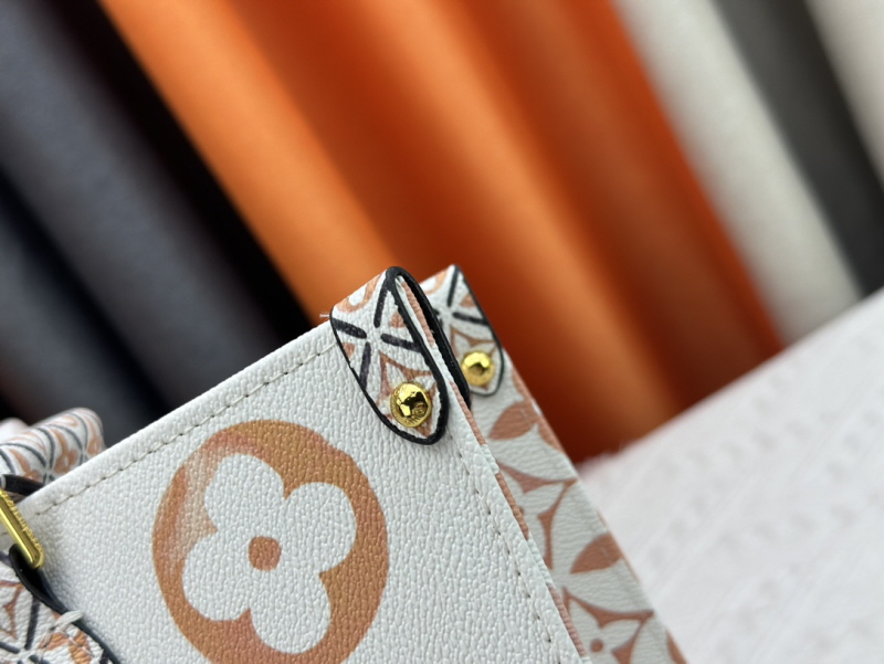 LOUIS VUITTON  루이비통 온더고 MM