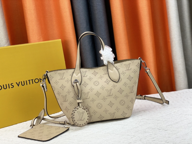 LOUIS VUITTON 루이비통 블라썸