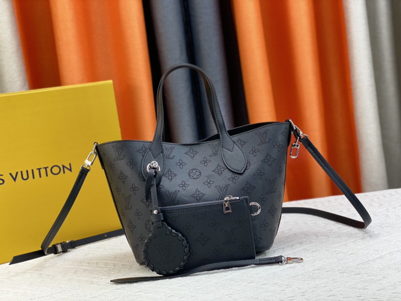 LOUIS VUITTON 루이비통 블라썸