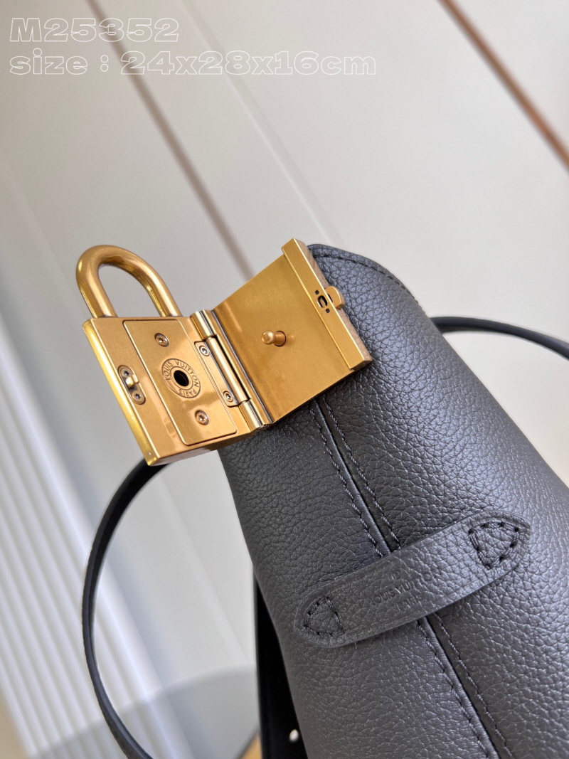 LOUIS VUITTON 루이비통 로우 키 호보 PM