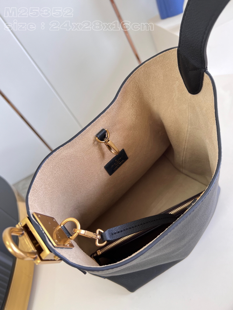 LOUIS VUITTON 루이비통 로우 키 호보 PM