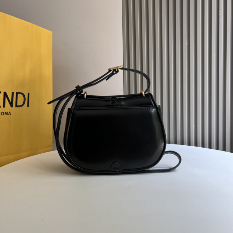 FENDI 펜디 커’몬 미니 가죽백 블랙