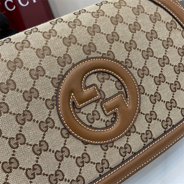 GUCCI 구찌 블론디 블론디 미디엄 핸들백 ‎815716 2024/신상