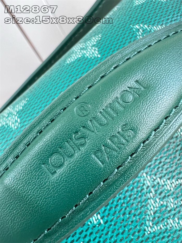 LOUIS VUITTON 루이비통 러시 범백 M12867 2024/신상