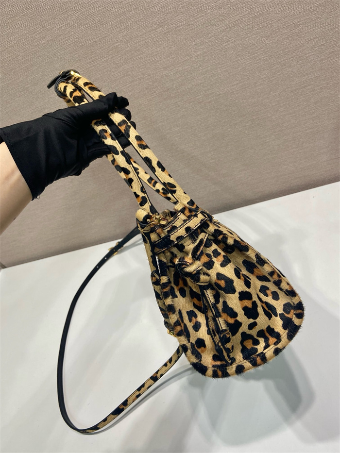 PRADA 프라다 시그니처 미디엄 숄더백 1BA426 2024/신상