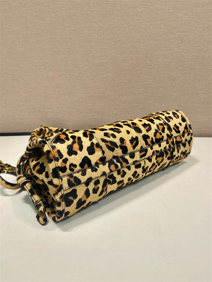 PRADA 프라다 시그니처 미디엄 숄더백 1BA426 2024/신상