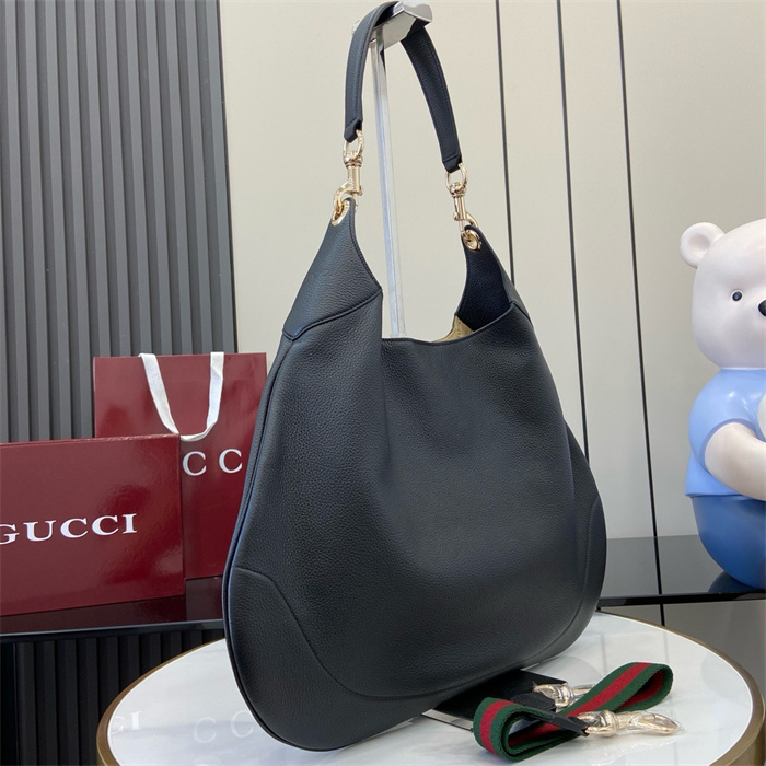 GUCCI 구찌 보디 미디엄 숄더백 820169 2024/신상 2color
