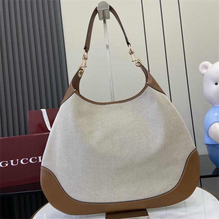 GUCCI 구찌 보디 미디엄 숄더백 820169 2024/신상 2color