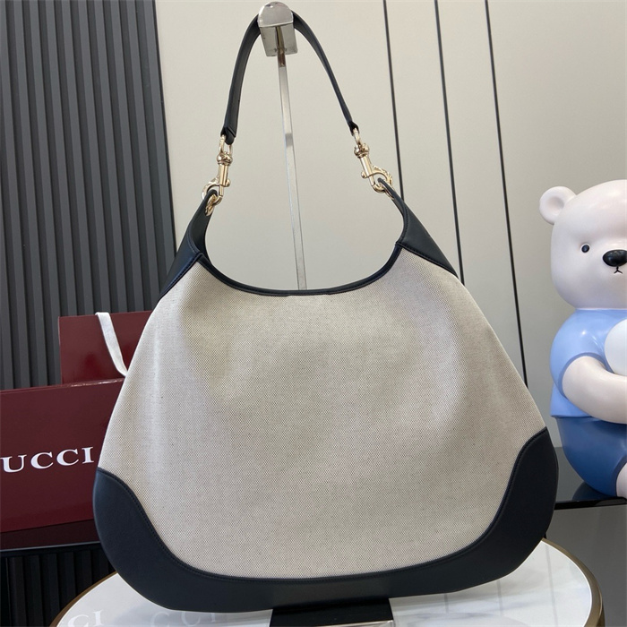 GUCCI 구찌 보디 미디엄 숄더백 820169 2024/신상 2color