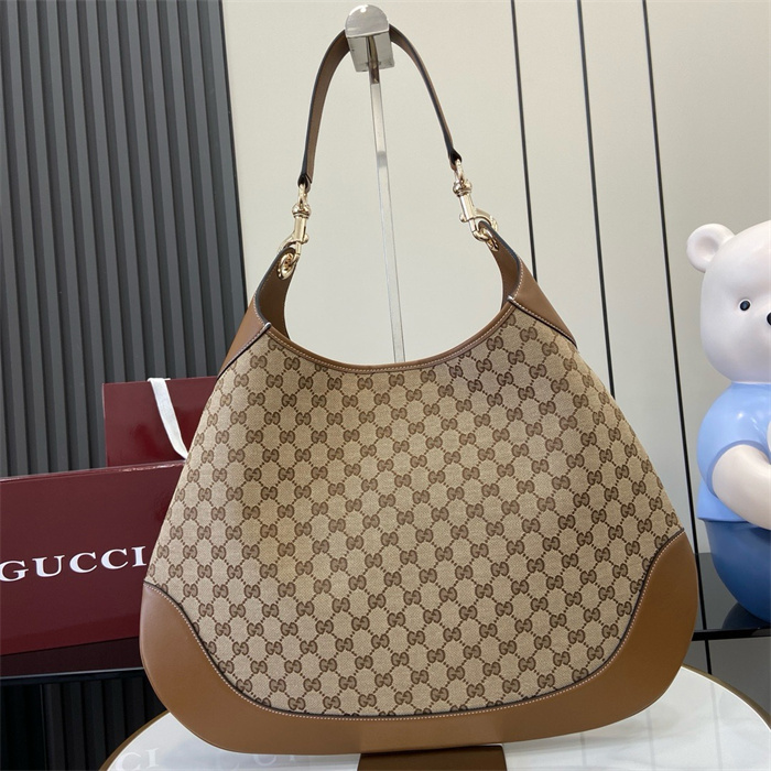 GUCCI 구찌 보디 미디엄 숄더백 820169 2024/신상