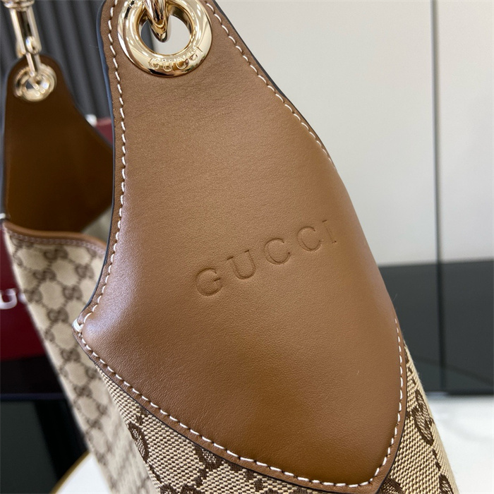 GUCCI 구찌 보디 미디엄 숄더백 820169 2024/신상