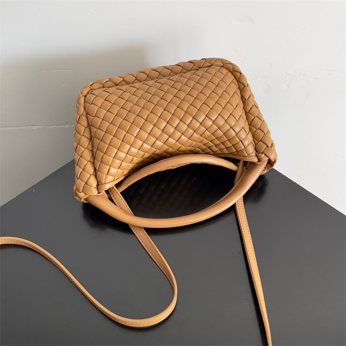 BOTTEGA VENETA 보테가베네타 인트레치아토 핸드백 805739 2024/신상 2color