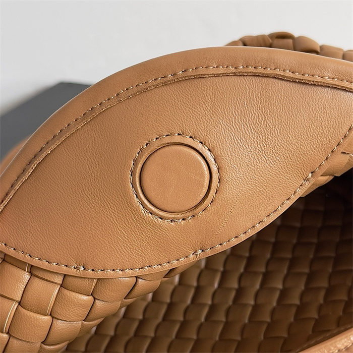BOTTEGA VENETA 보테가베네타 인트레치아토 핸드백 805739 2024/신상 2color