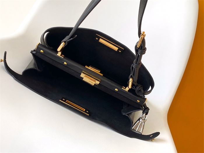 FENDI 펜디 아이코닉 피카푸 소프트 백 F5519 2024/신상 4COLOR