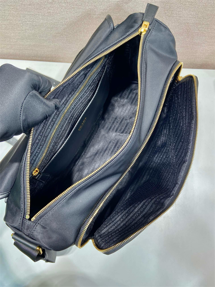 PRADA 프라다 라지 가죽 숄더백 1BD369 2024/신상