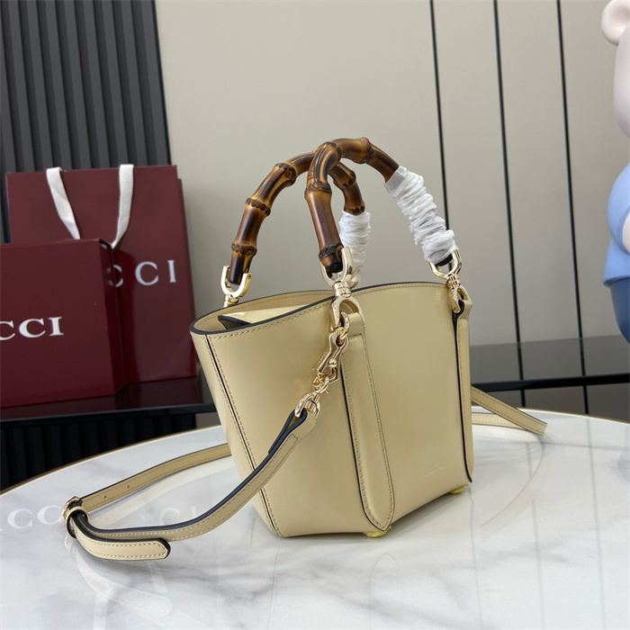 GUCCI 구찌 뱀부 탑 핸들 미니 토트백 805832 2024/신상 2color