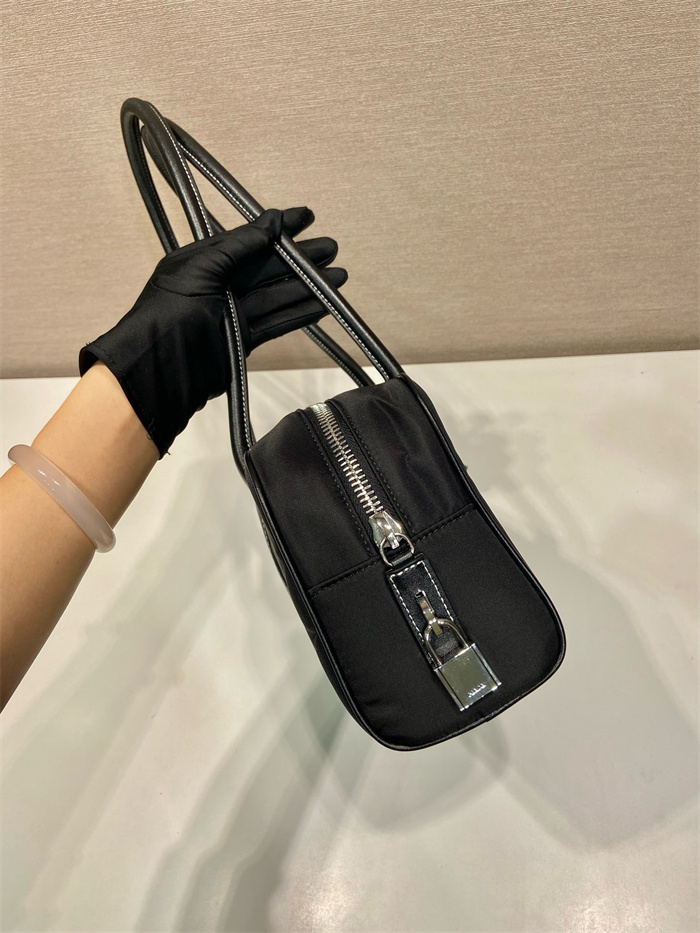 PRADA 프라다 리나일론 보스턴백 1BG847 2024/신상