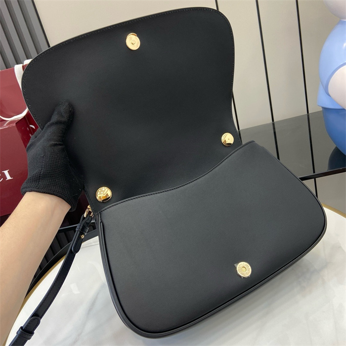 GUCCI 구찌 블론디 미디엄 탑 핸들백 815719 2024/신상 3color