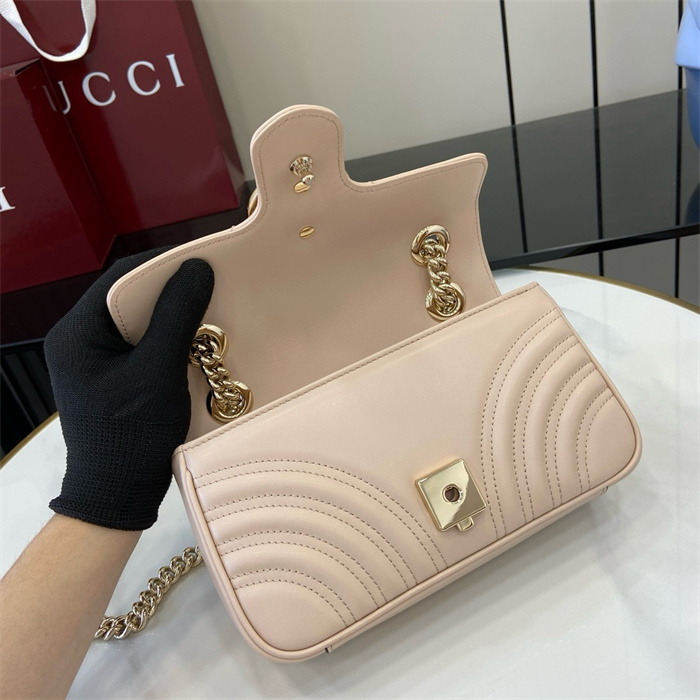 GUCCI 구찌 GG 마몽 마틀라세 미니, 스몰 숄더백 446744 2024/신상