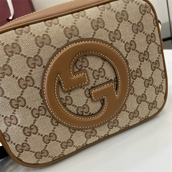GUCCI 구찌 블론디 미니 숄더백 820429 2024/신상