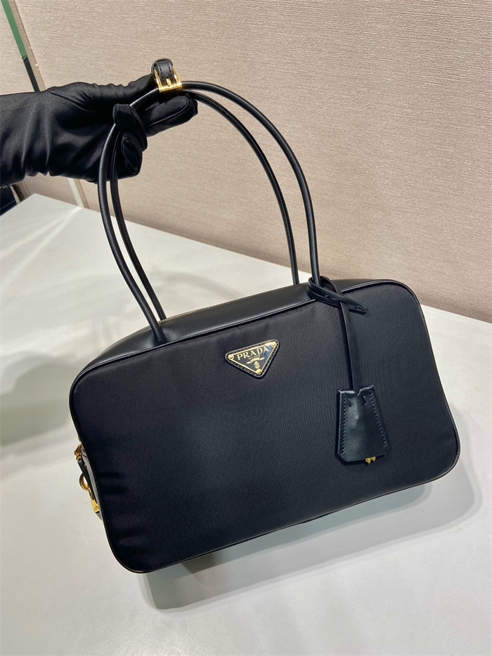 PRADA 프라다 자물쇠 미디엄 리나일론 가죽 탑 핸들백 1BB132
