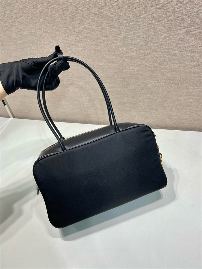 PRADA 프라다 자물쇠 미디엄 리나일론 가죽 탑 핸들백 1BB132