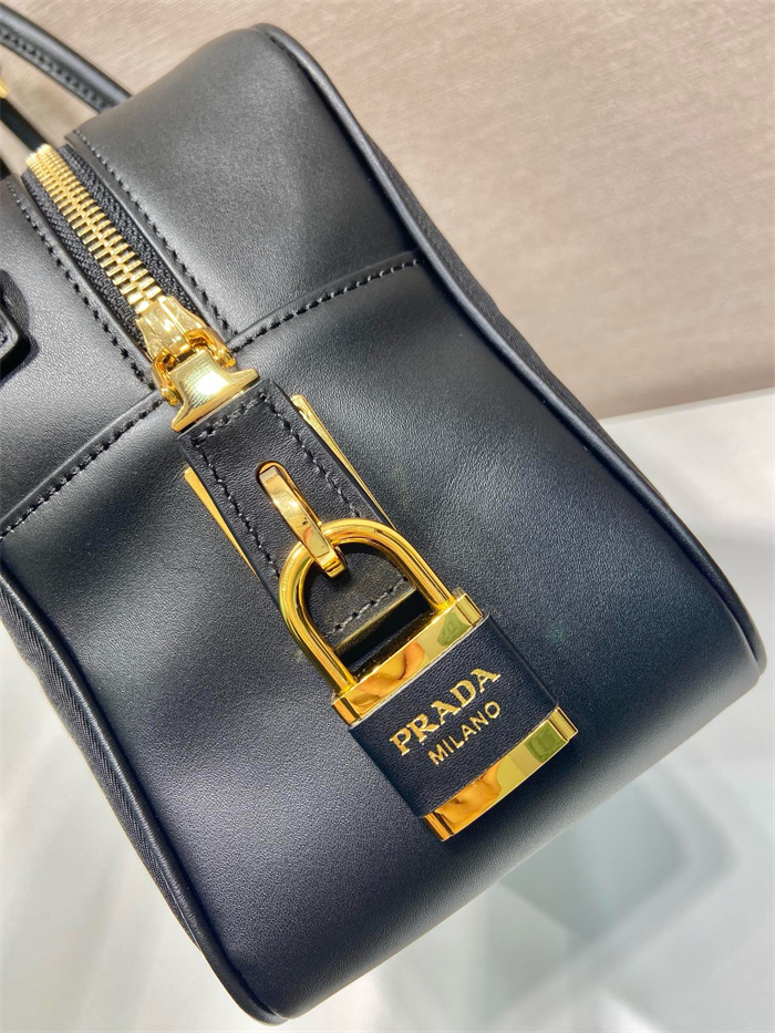 PRADA 프라다 자물쇠 미디엄 리나일론 가죽 탑 핸들백 1BB132