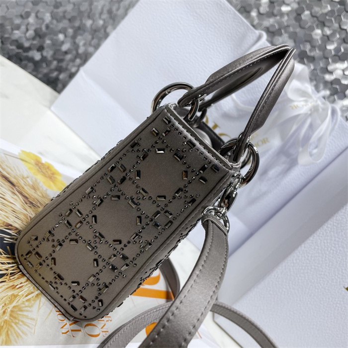 DIOR 디올 미니 레이디백 M1004 2024/신상