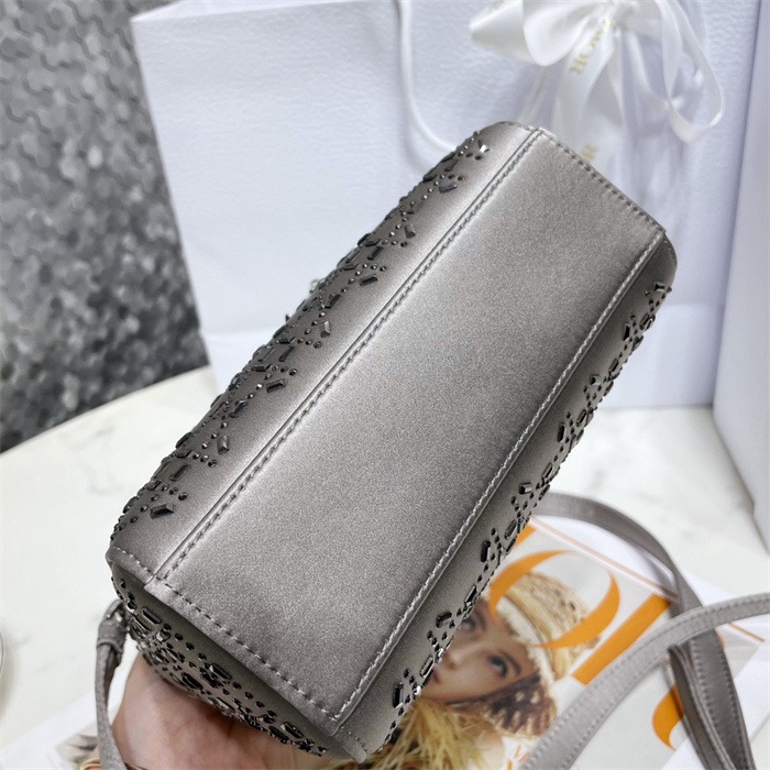 DIOR 디올 미니 레이디백 M1004 2024/신상